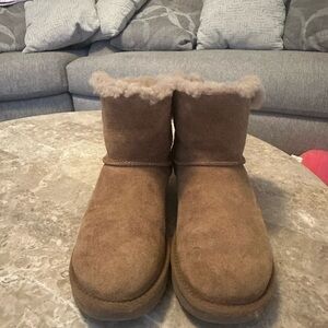 UGG Tan women’s Boots